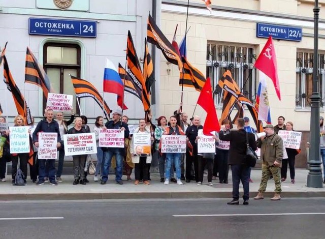 НОД потребовал от посла Канады прекратить поддержку фашистов в Киеве