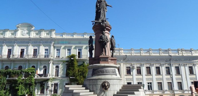 Мэр Одессы Труханов согласился снести памятник Екатерине