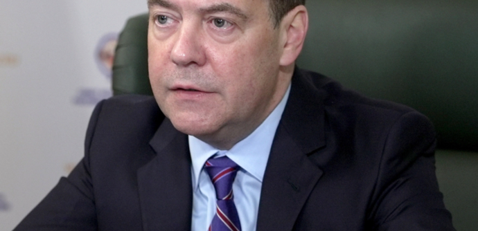 Медведев: Запад не добрый доктор Айболит. Он зловещий врач-убийца.