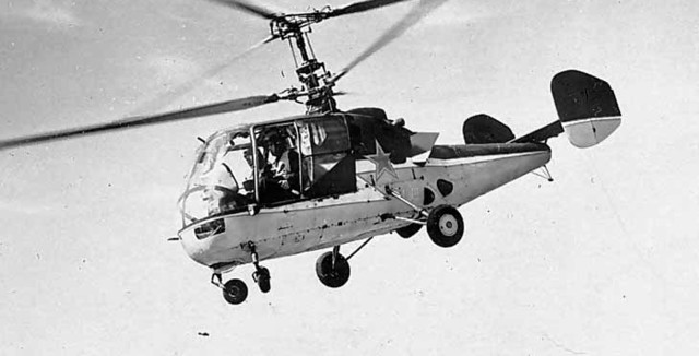 14 апреля 1953 г. произведён первый полёт многоцелевого вертолёта Ка-15