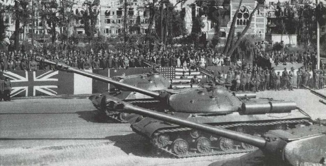 29 марта 1945 г. принят на вооружение ИС-3, который своим появлением на Параде победы, остановил нападение на СССР его союзников
