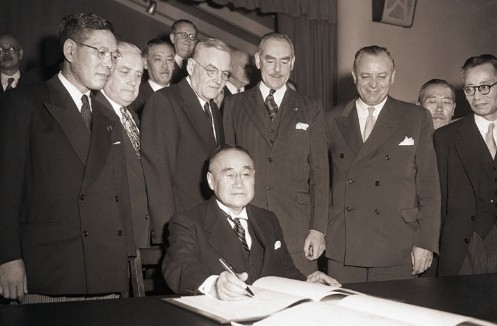 8 сентября 1951 г. Япония подписала отказ от Сахалина и Курильских островов