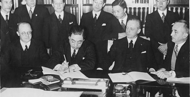 25 ноября 1936 г. был заключён первый Антикоминтерновский пакт